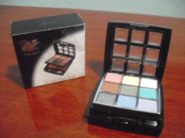Maquiagem Ruby Rose